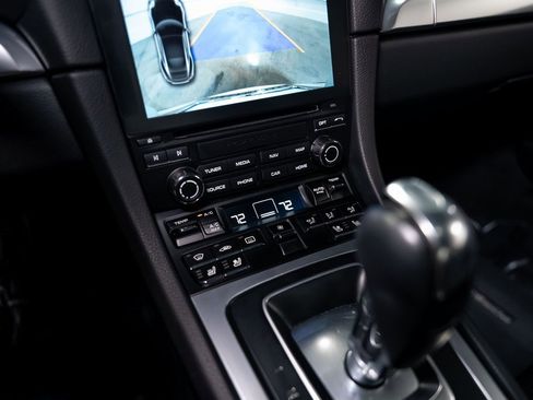 Used 2019 Porsche 911 Carrera 4S image 40