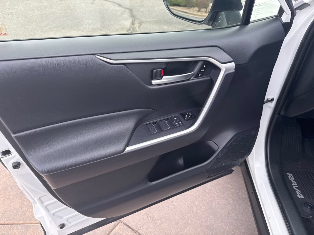 Used 2019 Toyota RAV4 XLE Premium w/ Advanced Technology Package AWD/4WD image 21