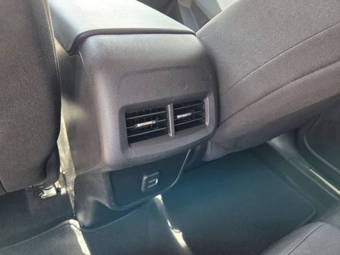 Used 2021 Chevrolet Equinox LS w/ LS Convenience Package FWD image 8