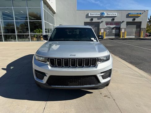 New 2025 Jeep Grand Cherokee Laredo X w/ Luxury Tech Group I image 5