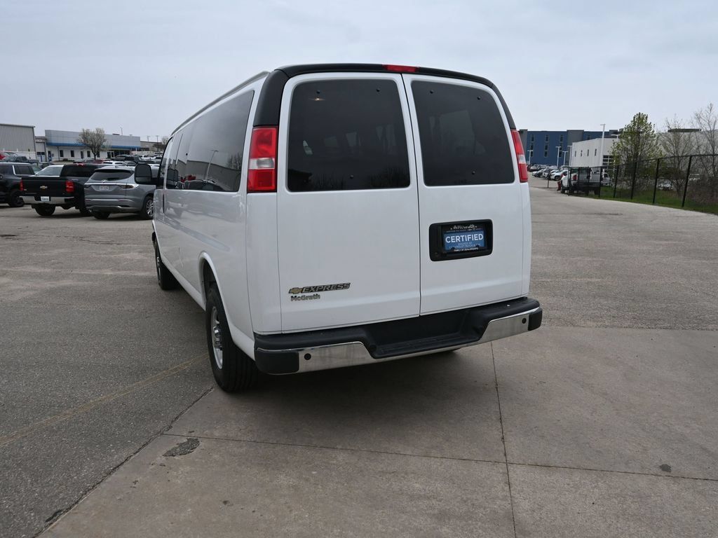 Used 2025 Chevrolet Express 3500 LT w/ LT Preferred Equipment Group RWD image 9