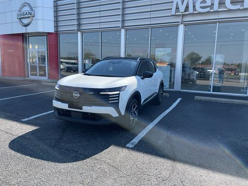 Certified 2025 Nissan Kicks SV w/ SV Premium Package FWD image 5