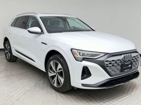 Certified 2024 Audi Q8 e-tron Premium Plus image 8