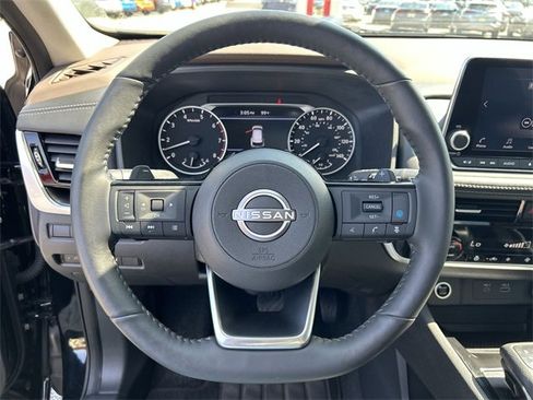 Certified 2022 Nissan Rogue SV w/ SV Premium Package image 18