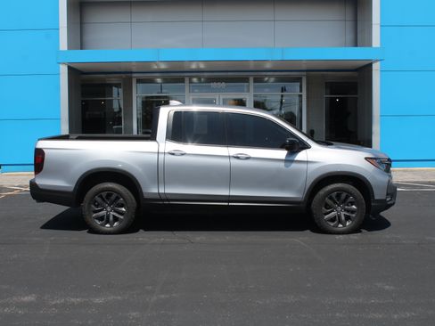 Used 2024 Honda Ridgeline Sport image 4