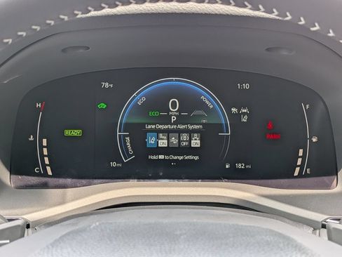 Used 2026 Toyota Camry SE FWD image 19