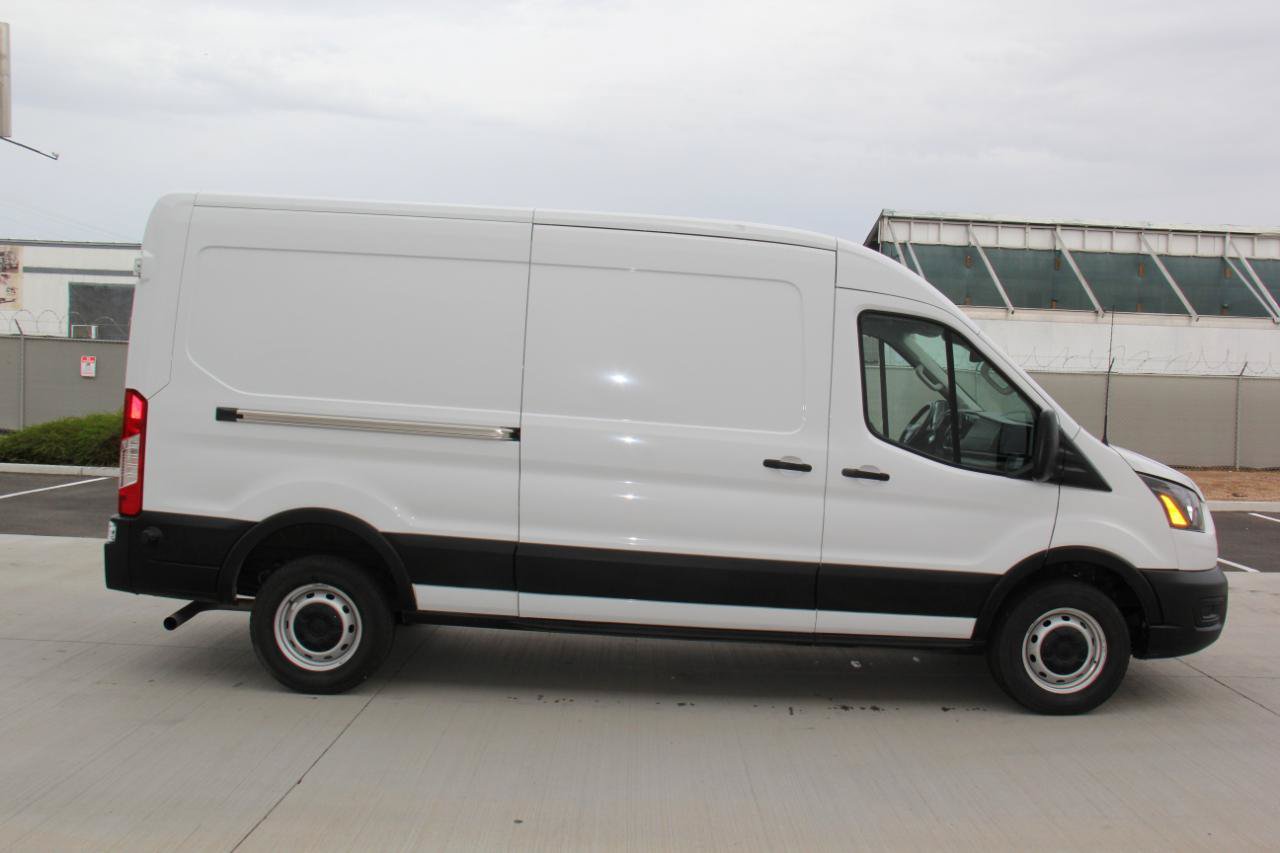 Used 2024 Ford Transit 250 148 Medium Roof RWD image 4