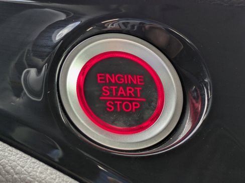 Used 2018 Honda Pilot Elite image 32