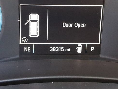 Used 2023 Chevrolet Equinox LS FWD image 19