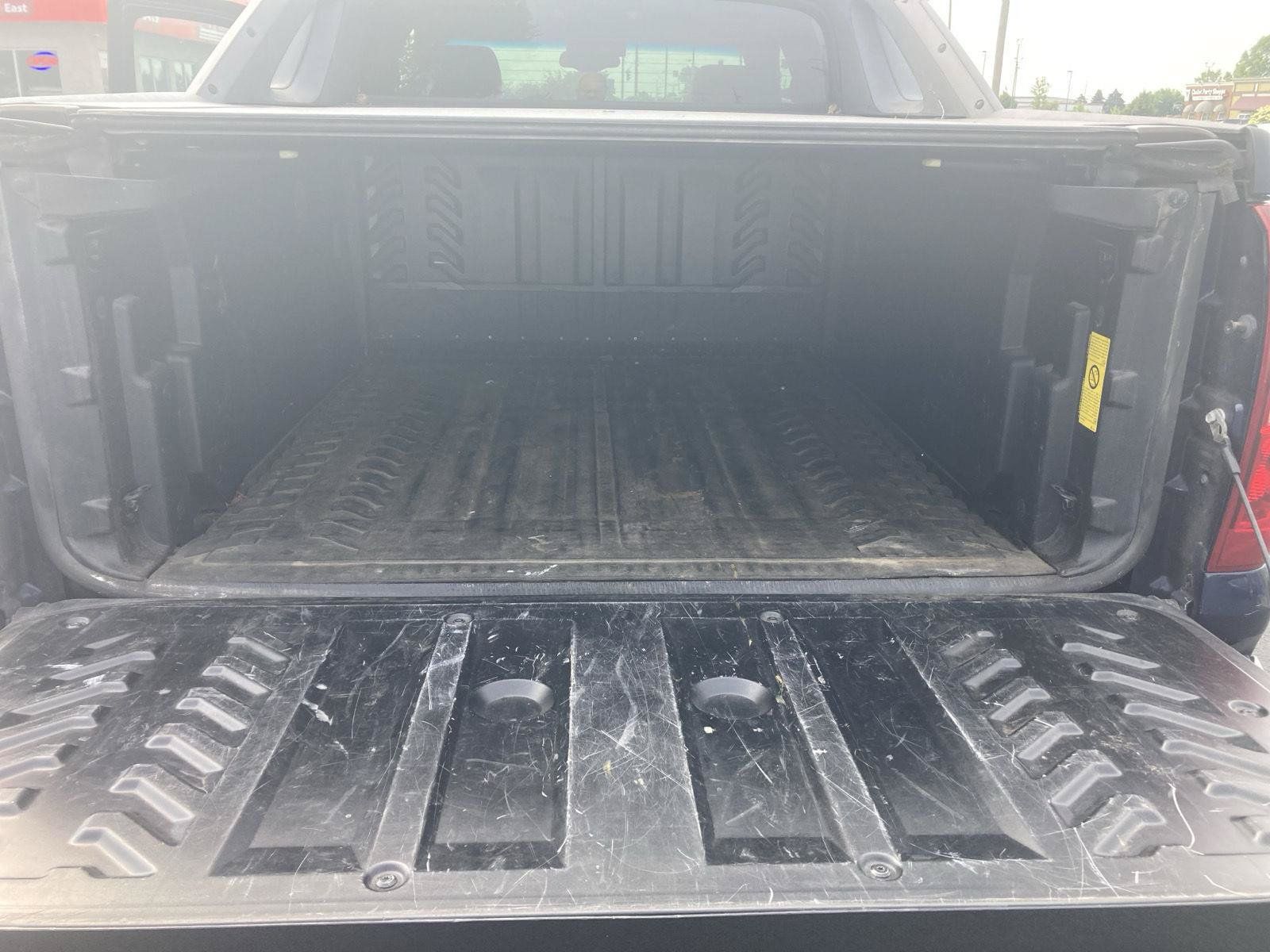 Used 2010 Chevrolet Avalanche LTZ AWD/4WD image 22