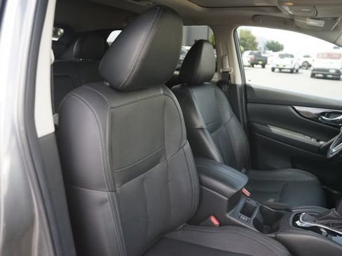 Used 2018 Nissan Rogue Sport SL w/ SL Premium Package FWD image 20