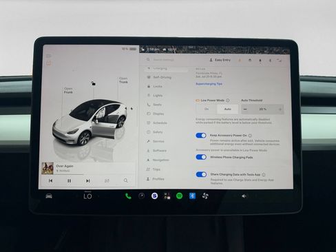 Used 2024 Tesla Model Y Long Range AWD/4WD image 24