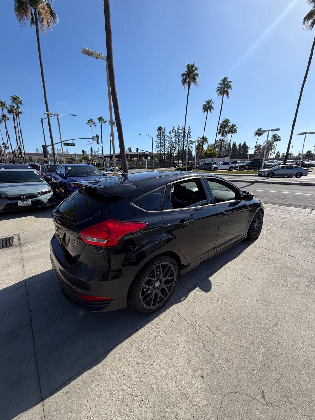 Used 2018 Ford Focus ST FWD image 7