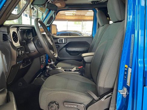 Used 2024 Jeep Wrangler Unlimited AWD/4WD image 11