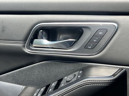 New 2026 Nissan Rogue Platinum AWD/4WD image 14