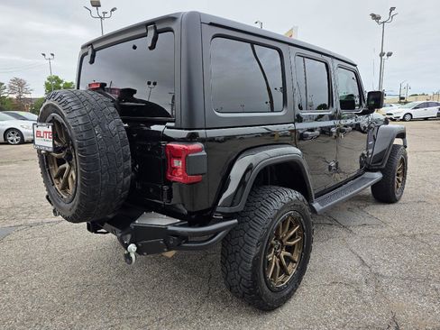 Used 2018 Jeep Wrangler Unlimited Sahara w/ Dual Top Group AWD/4WD image 5