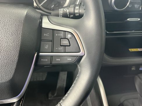 Used 2023 Toyota Highlander L image 20