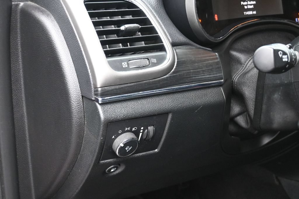 Used 2020 Jeep Grand Cherokee Limited w/ Luxury Group II AWD/4WD image 13