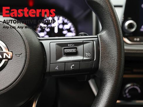 Used 2024 Nissan Rogue S image 16