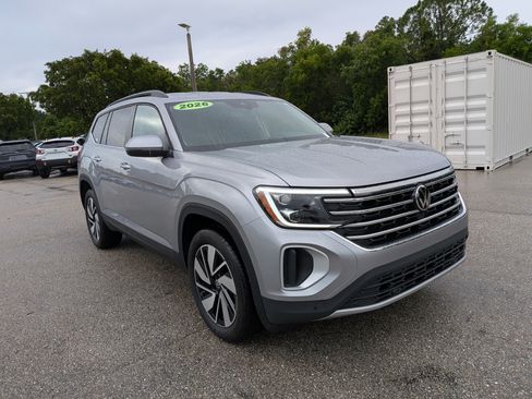 Used 2026 Volkswagen Atlas SE FWD image 2
