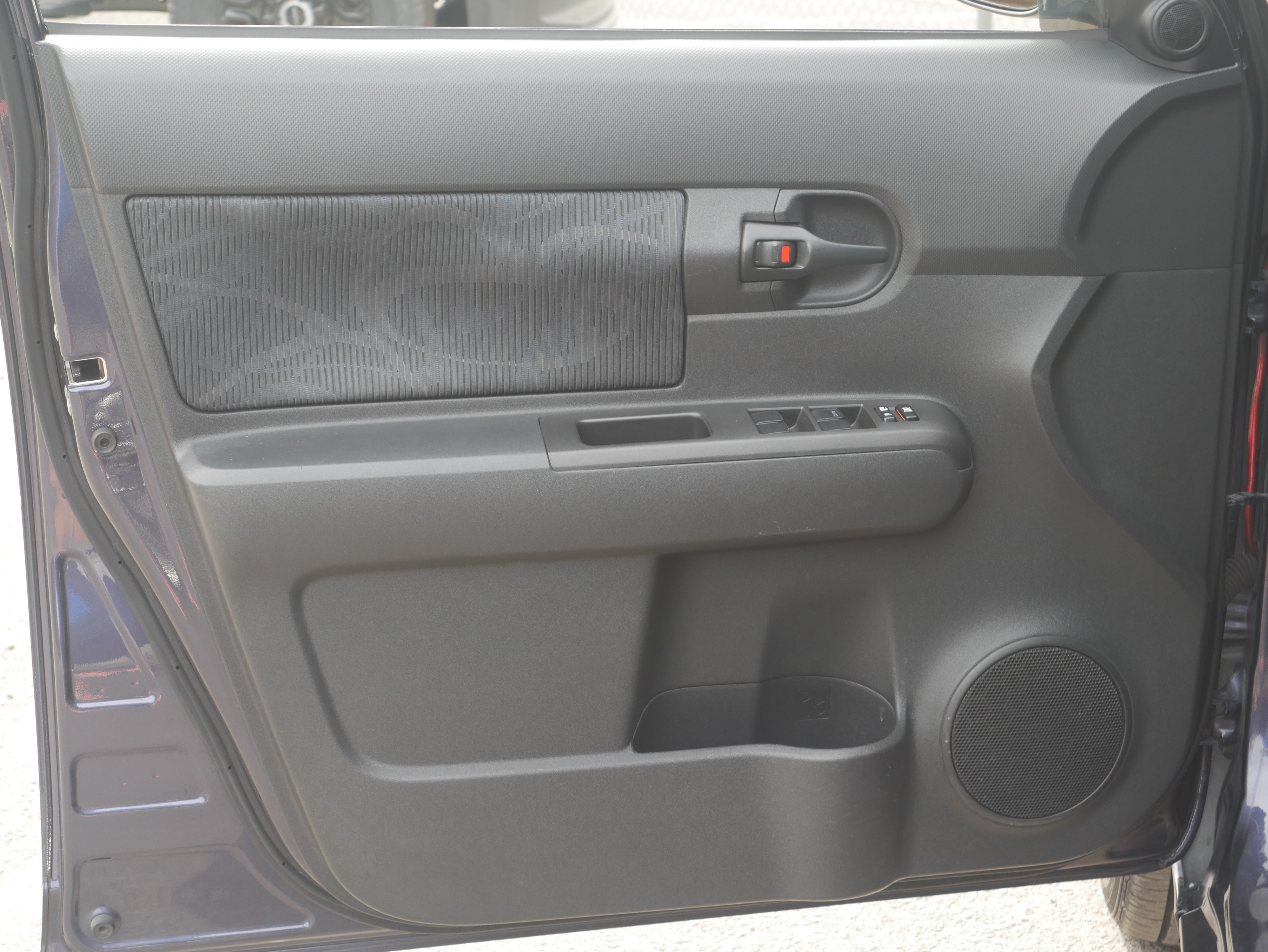 Used 2012 Scion xB FWD image 29