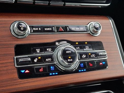 Certified 2023 Lincoln Aviator Reserve w/ Elements Package Plus AWD/4WD image 18