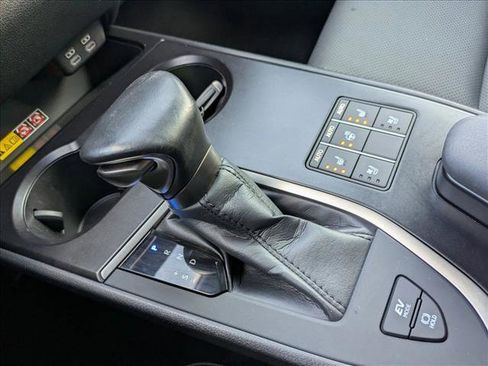 Used 2024 Lexus UX 250h F Sport AWD/4WD image 11