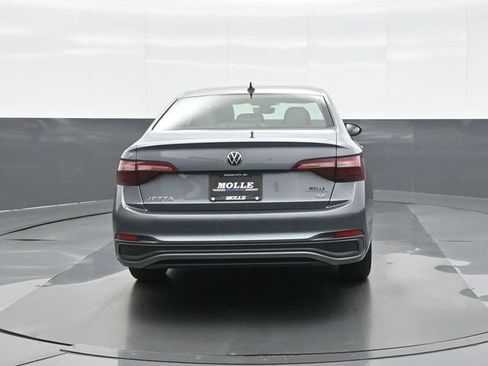 Used 2023 Volkswagen Jetta SE w/ Panoramic Sunroof Package FWD image 6