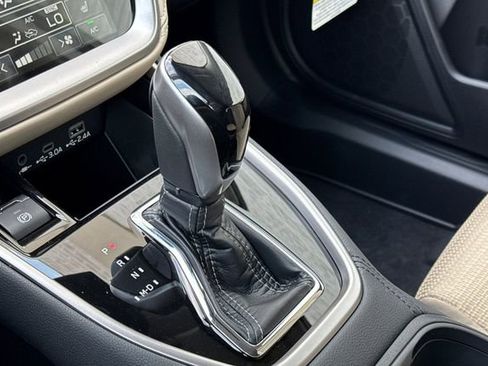 Used 2025 Subaru Outback Premium w/ Popular Package #1 image 18