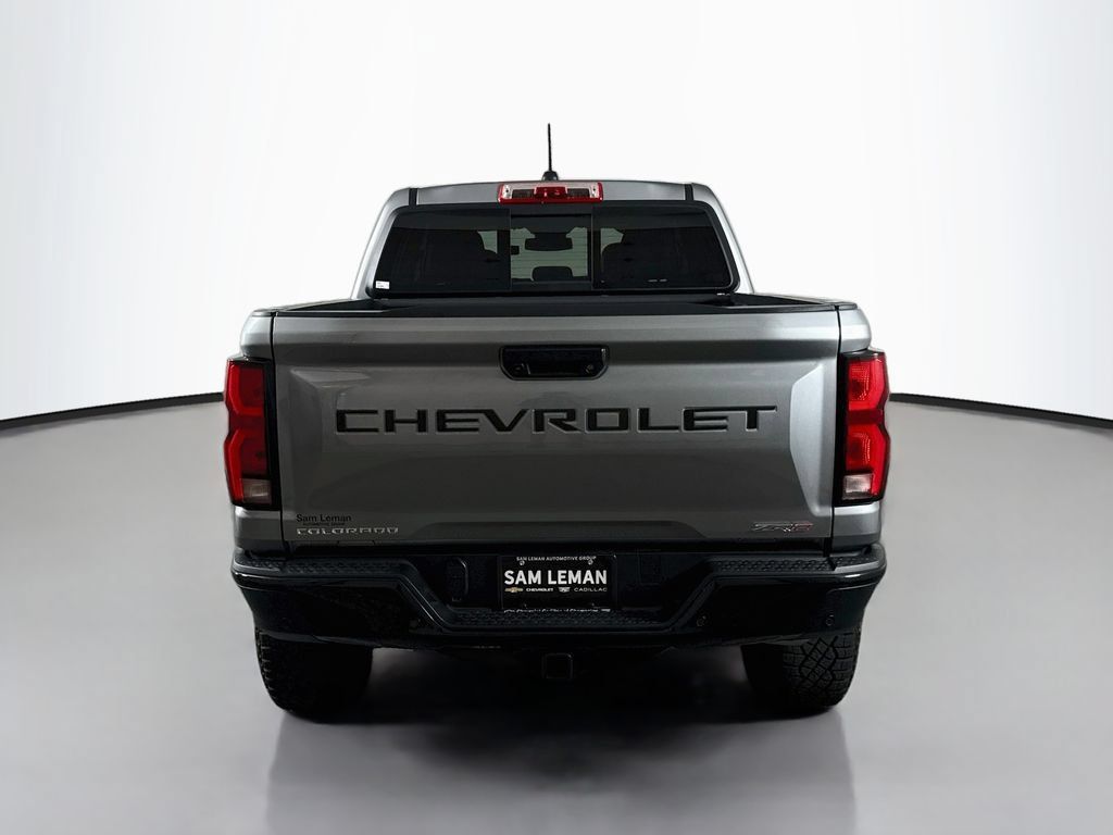 Used 2025 Chevrolet Colorado ZR2 w/ Technology Package AWD/4WD image 6
