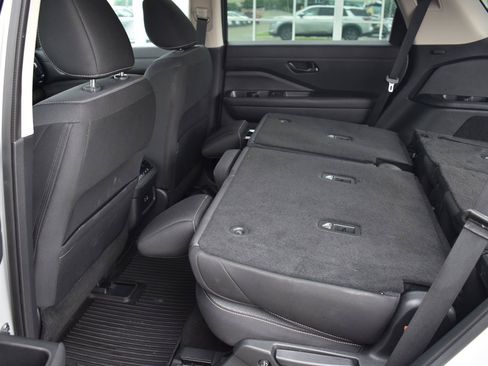 Used 2024 Nissan Pathfinder SV FWD image 67