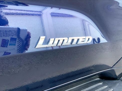 Used 2023 Toyota Sequoia Limited image 10