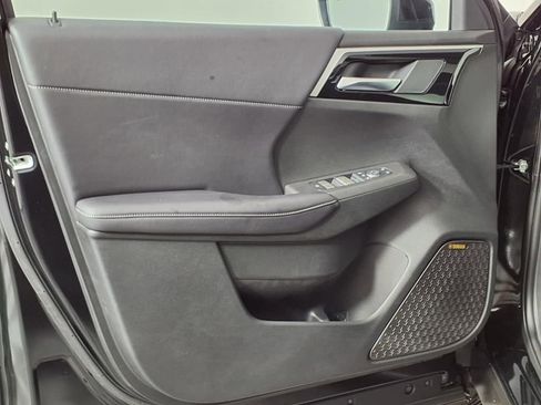 Used 2025 Mitsubishi Outlander SE image 5