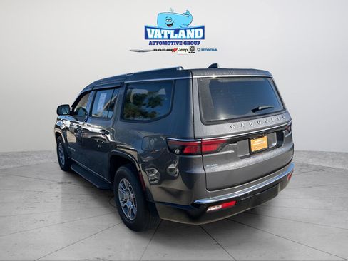 Used 2022 Jeep Wagoneer Series I image 3