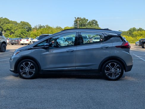 Used 2019 Chevrolet Bolt Premier w/ Infotainment Package FWD image 6