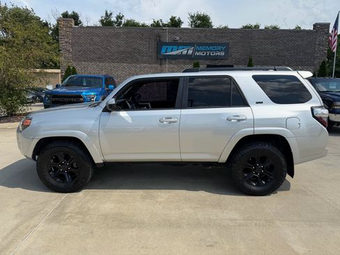 Used 2019 Toyota 4Runner SR5 RWD image 8