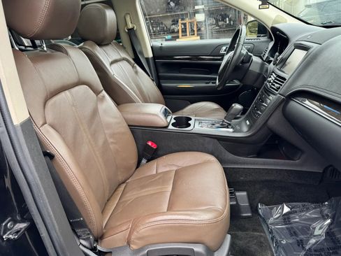 Used 2015 Lincoln MKT AWD w/ Equipment Group 201A image 25