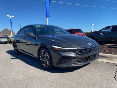 Used 2024 Hyundai Elantra SEL w/ Convenience Package