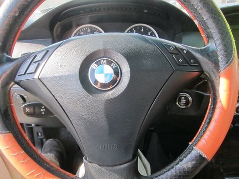 Used 2006 BMW 530xi Sedan image 11