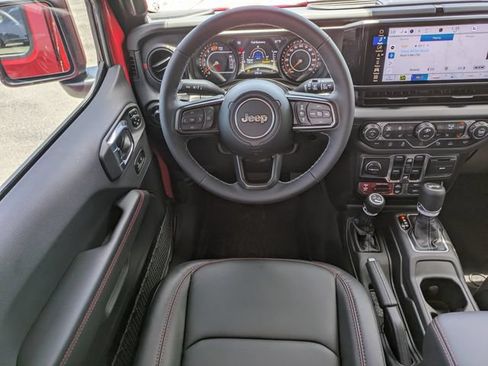 Used 2026 Jeep Wrangler Unlimited Rubicon AWD/4WD image 16