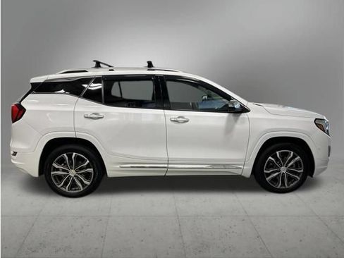 Used 2020 GMC Terrain Denali w/ Denali Premium Package AWD/4WD image 6