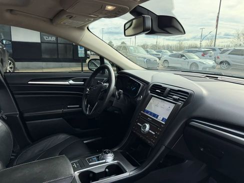 Used 2020 Ford Fusion Energi Titanium FWD image 24