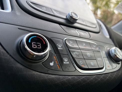 Used 2025 Chevrolet Malibu LT image 6