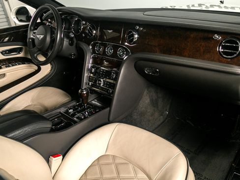 Used 2013 Bentley Mulsanne w/ Premiere Specification Pkg image 35