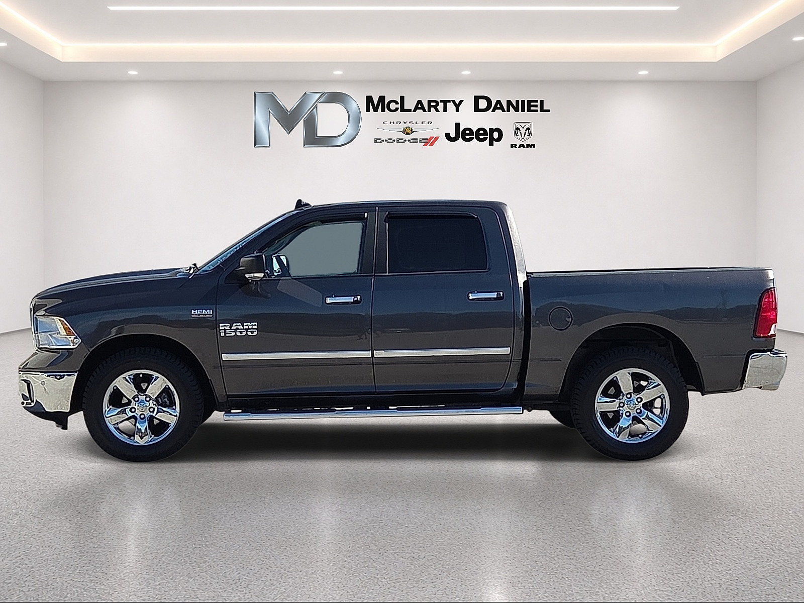 Used 2017 RAM 1500 Big Horn AWD/4WD image 3