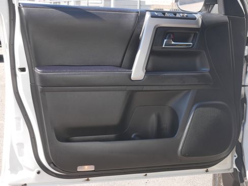 Used 2022 Toyota 4Runner SR5 Premium w/ Moonroof Package image 38