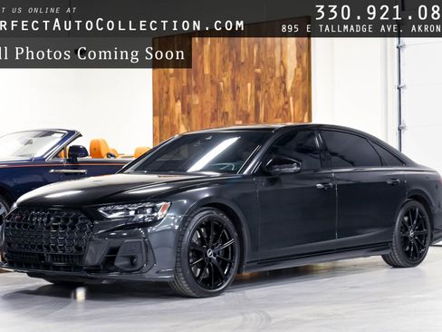 Used 2022 Audi S8 AWD/4WD image 1