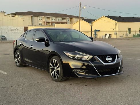 Used 2018 Nissan Maxima Platinum image 2