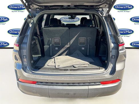 Used 2024 Jeep Grand Cherokee L Laredo image 26
