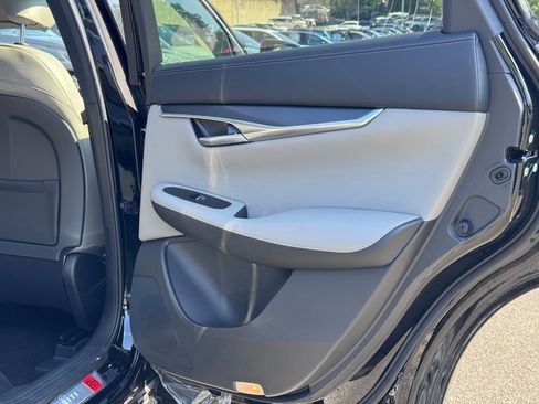 New 2025 INFINITI QX50 Luxe image 23